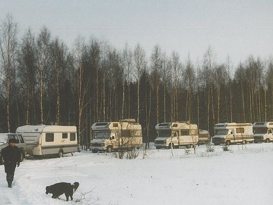 Wohnmobile im Schnee