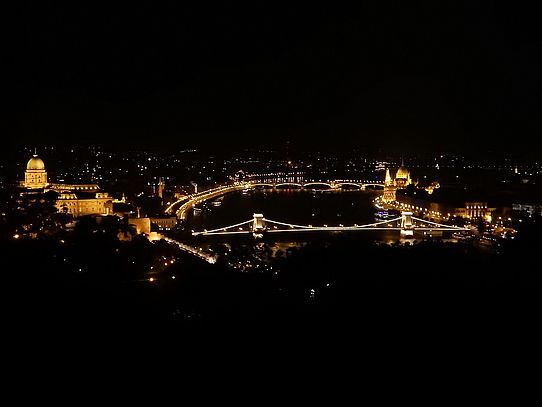 Blick auf das nächtliche Budapest