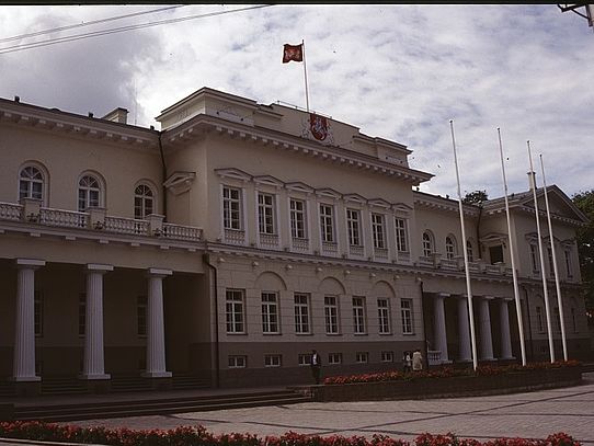 Palast mit Flagge