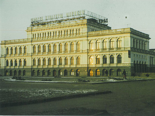 Gebäude