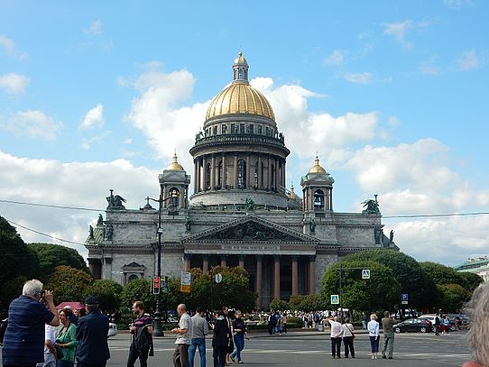 Kathedrale mit goldener Kuppel